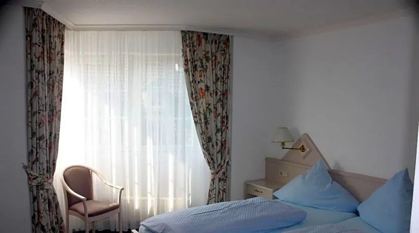 Hotel am Stadthaus Lohmar - Image 1