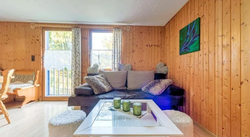 Stunning Holiday Home in Güntersberge near Lake - Image 1