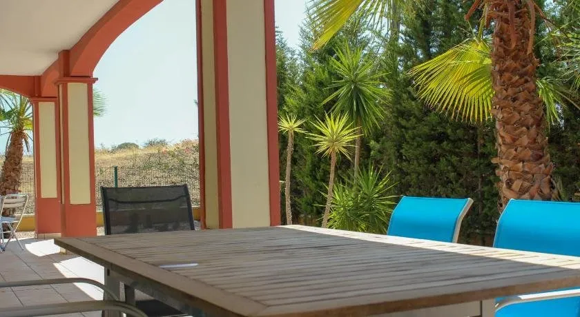 (TOU001) Bonito Apartamento con Gran Jardín Solead - Image 1