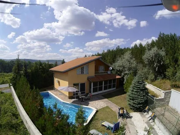 Villa Albena - Image 1