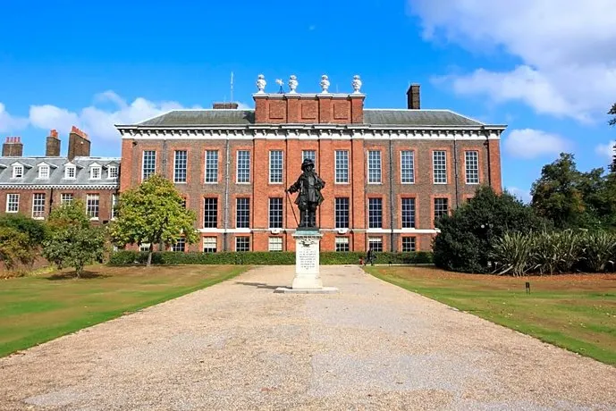 Veeve House Bassein Park Road Shepherds Bush - Image 1