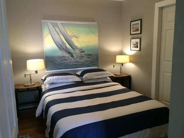Captain's Quarters Cottage - Image 1