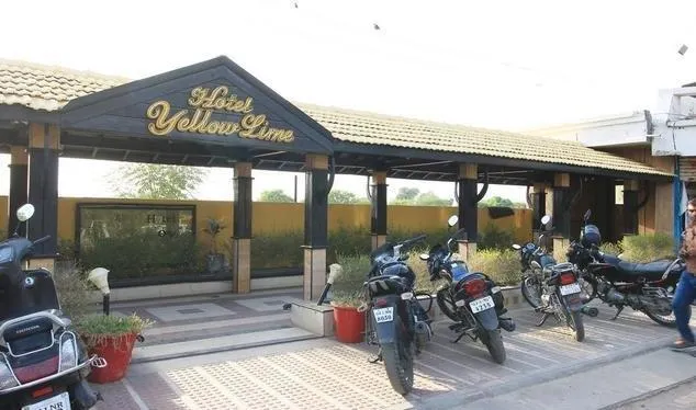 Hotel Yellow Lime - Image 1