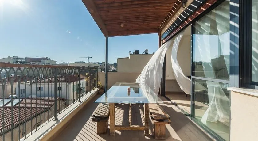 Stunning Jaffa 3BD w/ Balcony by Sea N' Rent - Image 1
