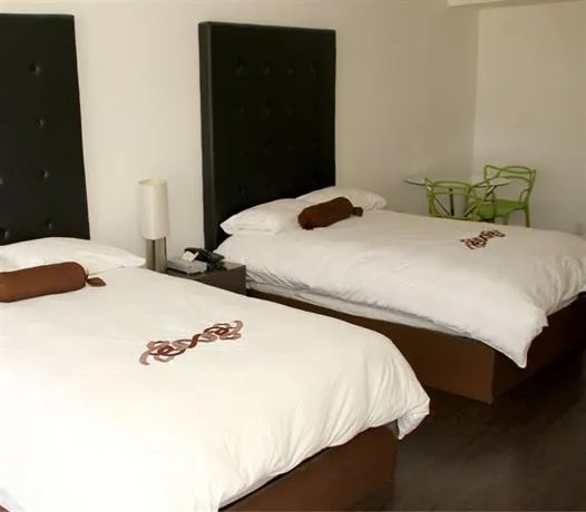 Pia Suites - Image 1