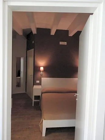 Il Giglio Casa Albergo - Image 1