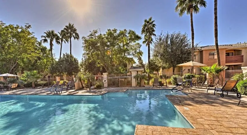 Ideally Located Phoenix Rental with Community Pool - Image 1