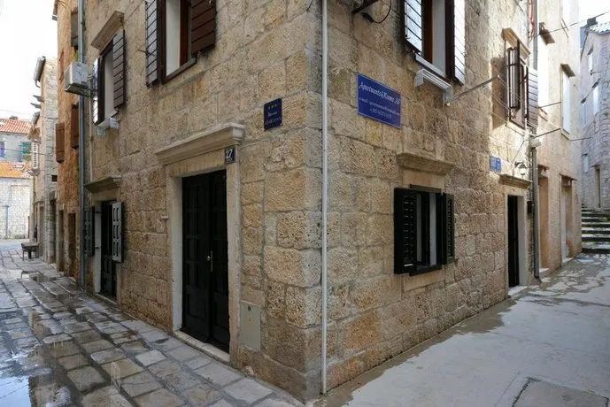 Apartments & Rooms As - Image 1