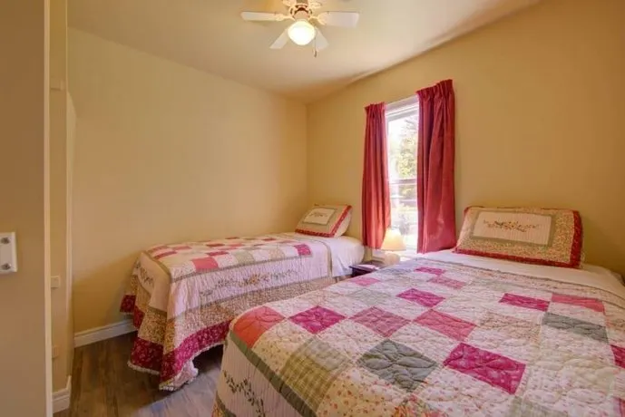 Pine Vista Resort - Image 1