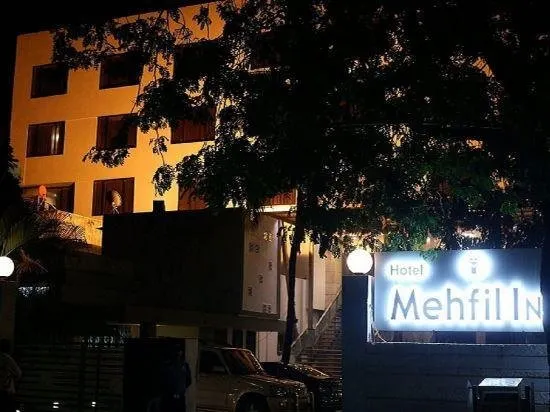 Hotel Mehfil Inn - Image 1
