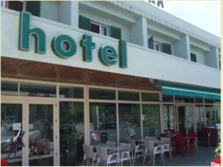 Hotel Frontera - Image 1