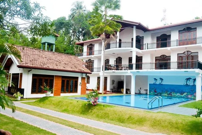OYO 328 Machan Lanka Hotel - Image 1