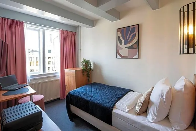 Rokin Hotel - Image 1