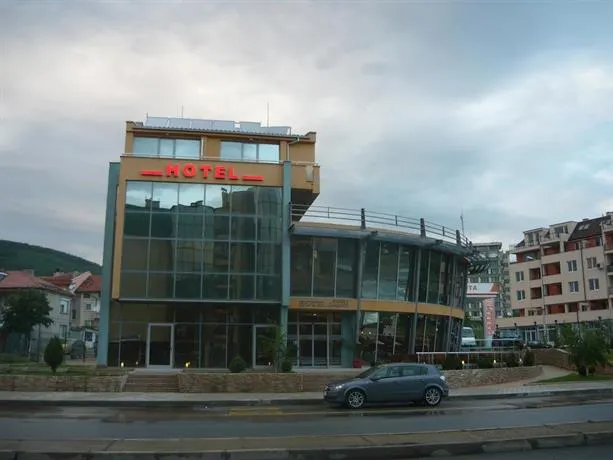 Dream Hotel - Image 1