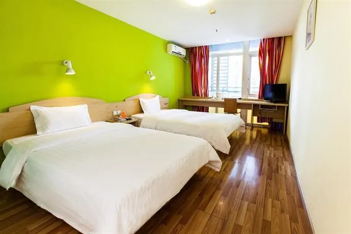 7Days Inn Guangzhou Jingxi Nanfang Hospital Subway Station - Image 1