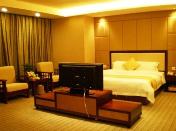 Chanel Palace - Image 1