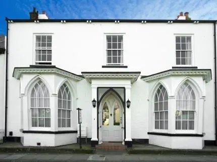 Altonlea Lodge Guest House - Image 1