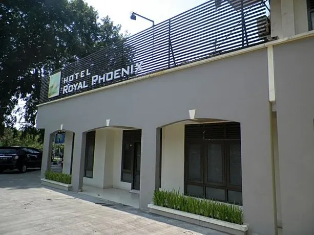 Royal Phoenix Hotel - Image 1