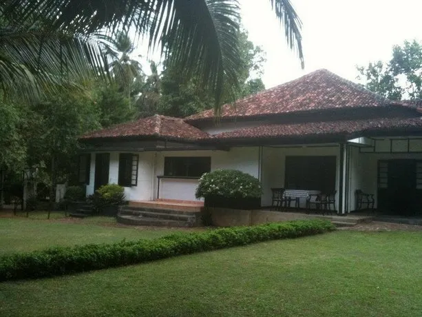 Hotel Clover Grange - Image 1