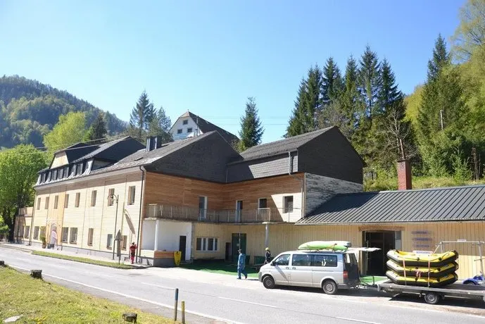 AOS Guesthouse - Image 1