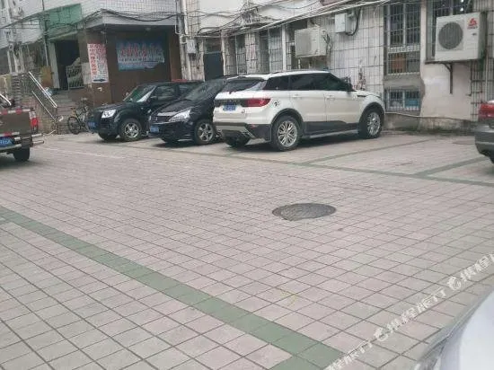 Quanshan Business Hotel - Image 1