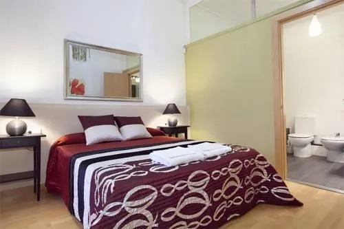 Miro Apartments - Image 1