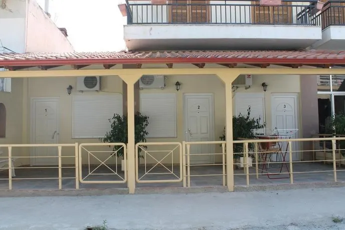 Athina Rooms - Image 1