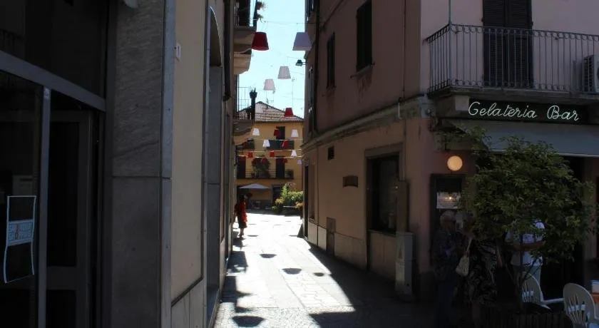Monolocale nel Centro Storico di Sesto Calende - Image 1