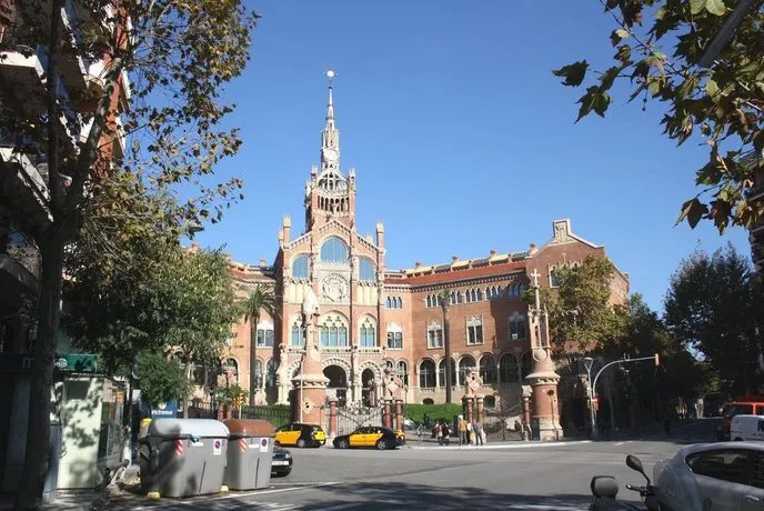 Sagrada Familia Sant Pau Park Guell - Image 1