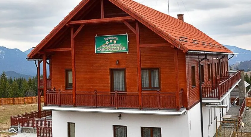 Pensiunea Agroturistica Zana Muntilor - Image 1
