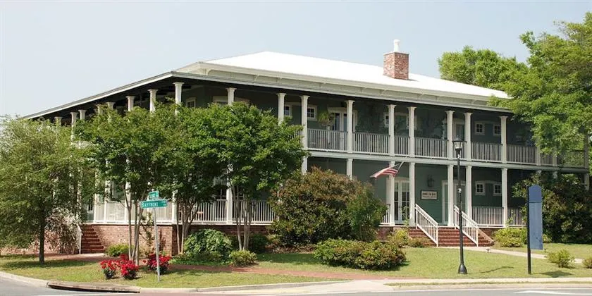 Lee House - Image 1