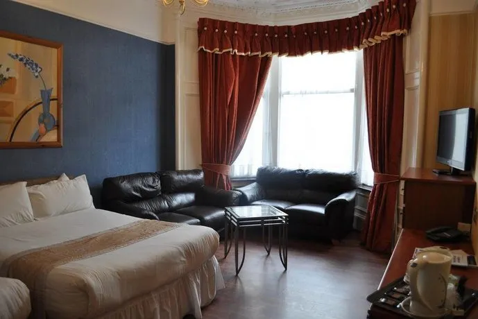 Argyll Apartments - Image 1