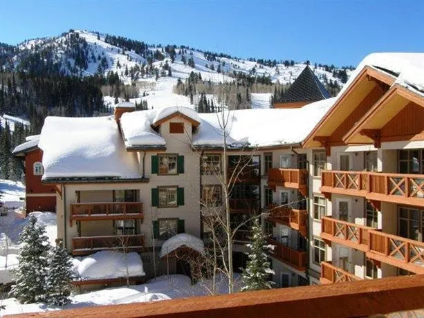 Powderhorn Lodge 210: Blazing Star Suite - Image 1
