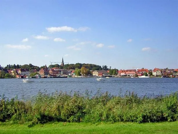 Bungalow Im Garten - Image 1
