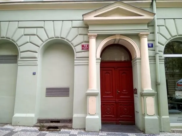 White Home - Image 1