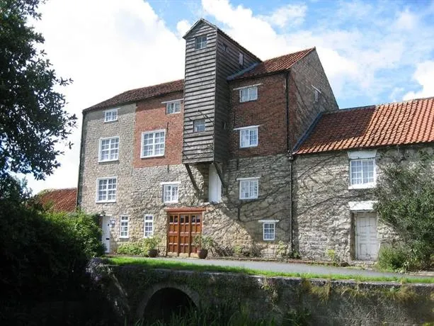 Vivers Mill Guest House - Image 1