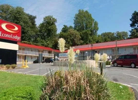 Econo Lodge University Arena - Image 1