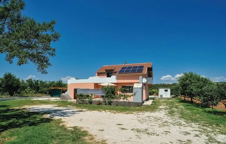 Holiday Home Donji Lepuri - Image 1