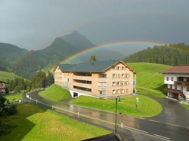 Alpenapart Arlberg - Image 1