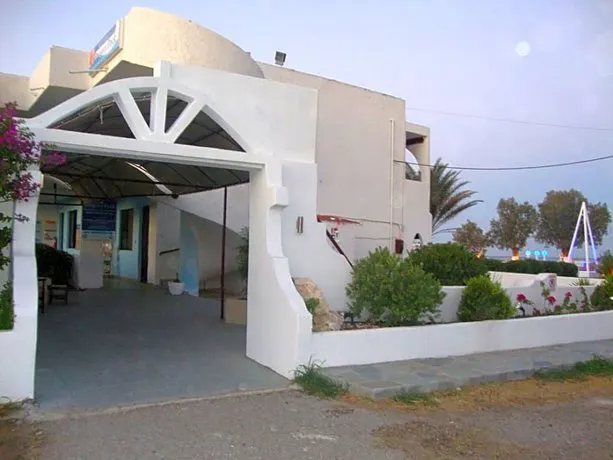 Gregory Peck Beach Break Apartments - Image 1