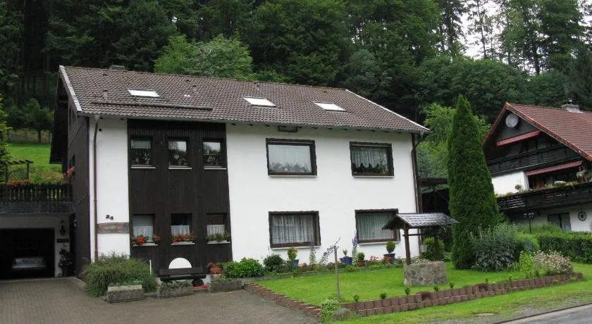 E. Gohlke - Image 1