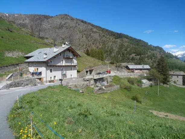 Casa Laval - Image 1