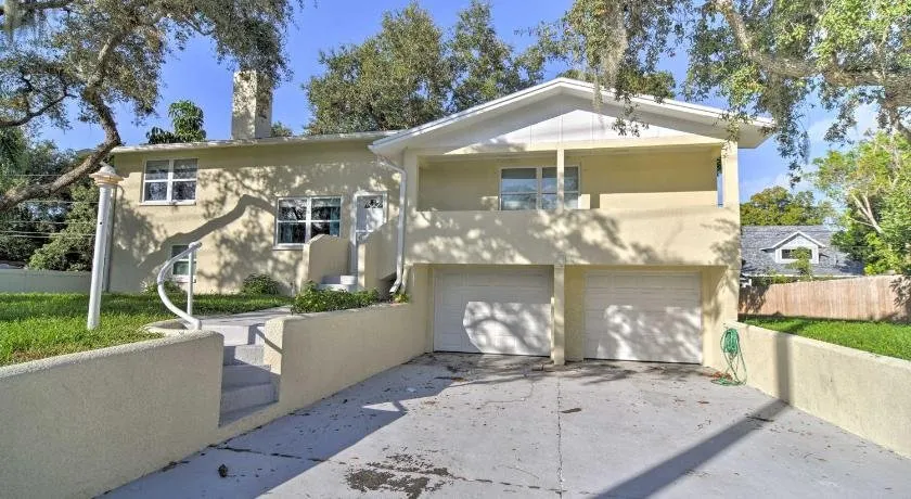 Sunny Retreat w/ Patio 2 Mi to Madeira Beach - Image 1