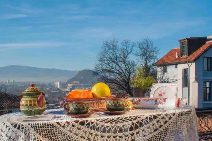 Plovdiv's Corner Guesthouse - Image 1