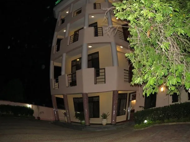 Seduta Hotel - Image 1
