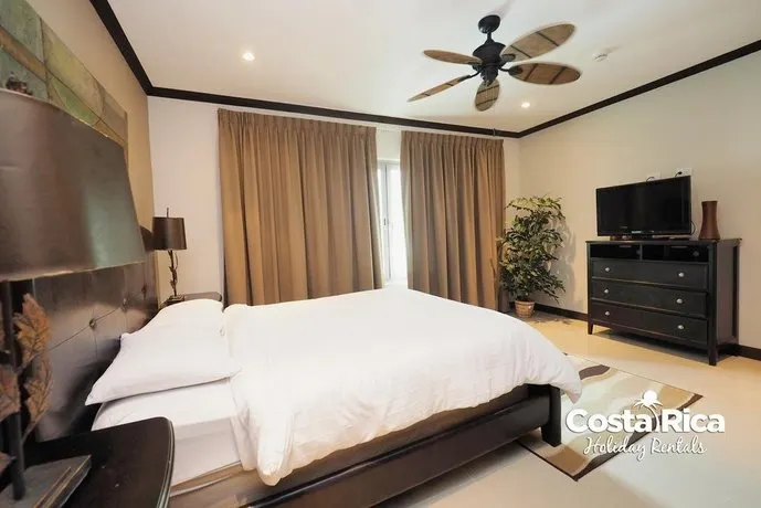 Luxury Jr Penthouse- DN702 - Image 1