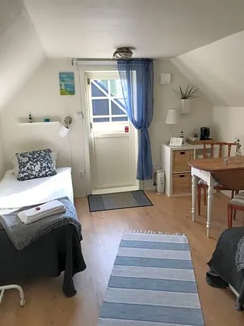 Rum Pa Landet Nara Havet - Image 1