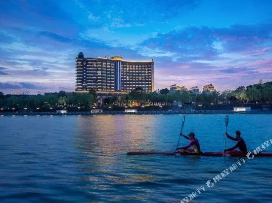 Cohere Hotel - Image 1