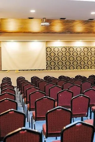 Ronesans Life Hotel - Image 1