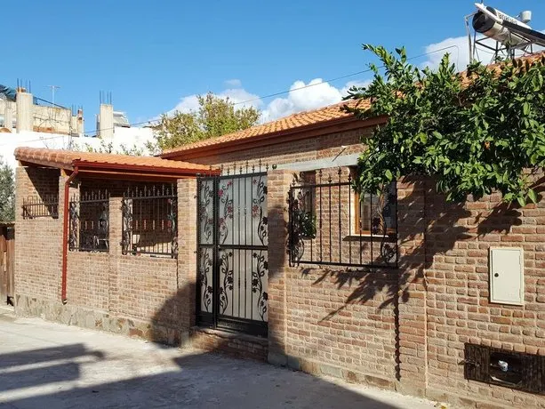 Payama House - Image 1